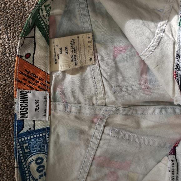 Rare Monopoly Moschino Jeans - Picture 2 of 3